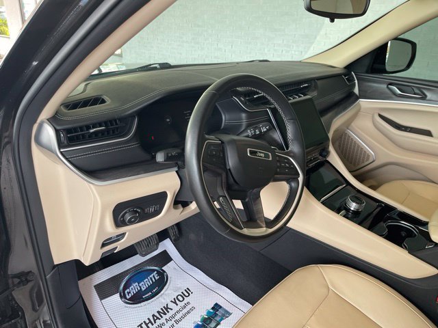 Used 2021  Jeep Limited image 18