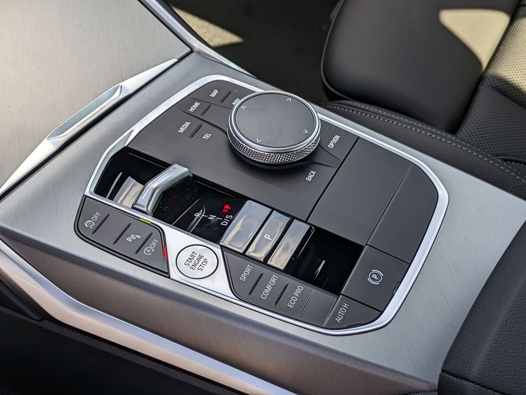 2025 BMW 3 Series 330i - Photo 20