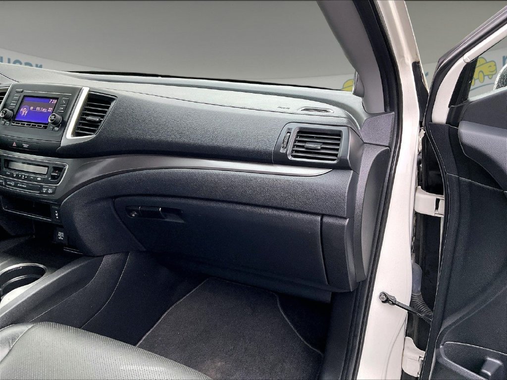 Used 2018 White Honda RTL image 13