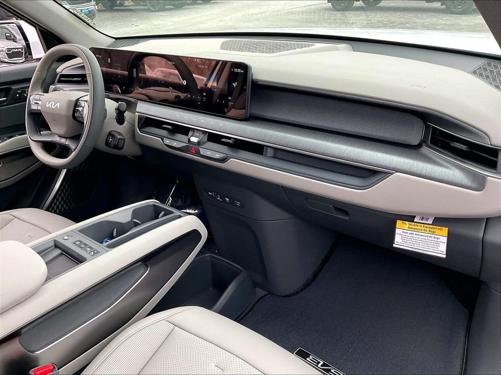 New 2026 Glacial White Pearl Kia Wind image 10