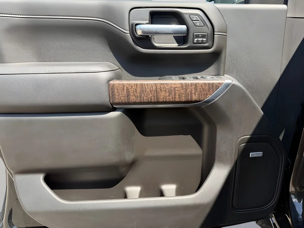 Used 2022 Black GMC Denali image 9