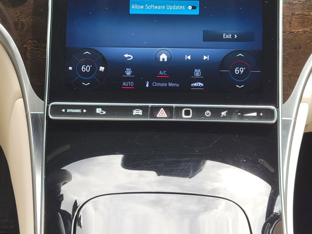 Certified Used 2023 White Mercedes-Benz GLC 300 image 19