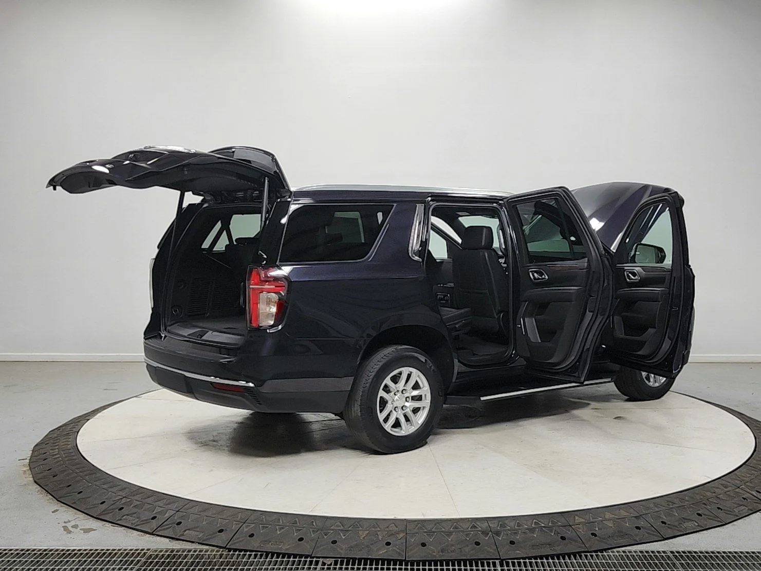 Used 2023 Gray Chevrolet LT image 15