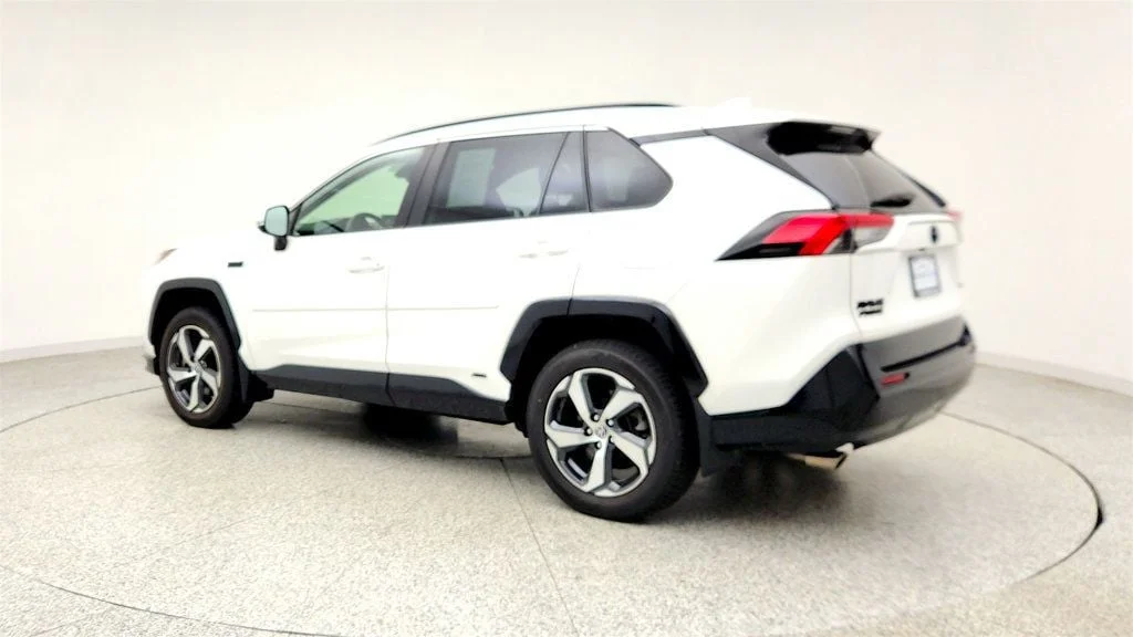 Used 2023 Ice Cap Toyota SE w/ Weather & Moonroof Pkg image 7