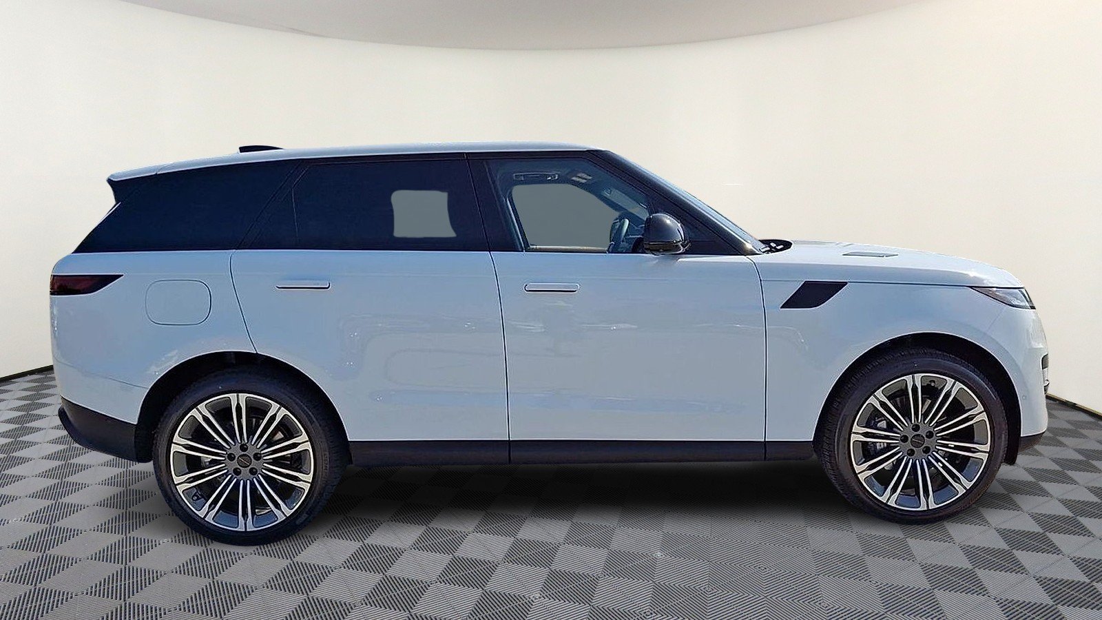 New 2026 Fuji White Land Rover P360 SE image 9