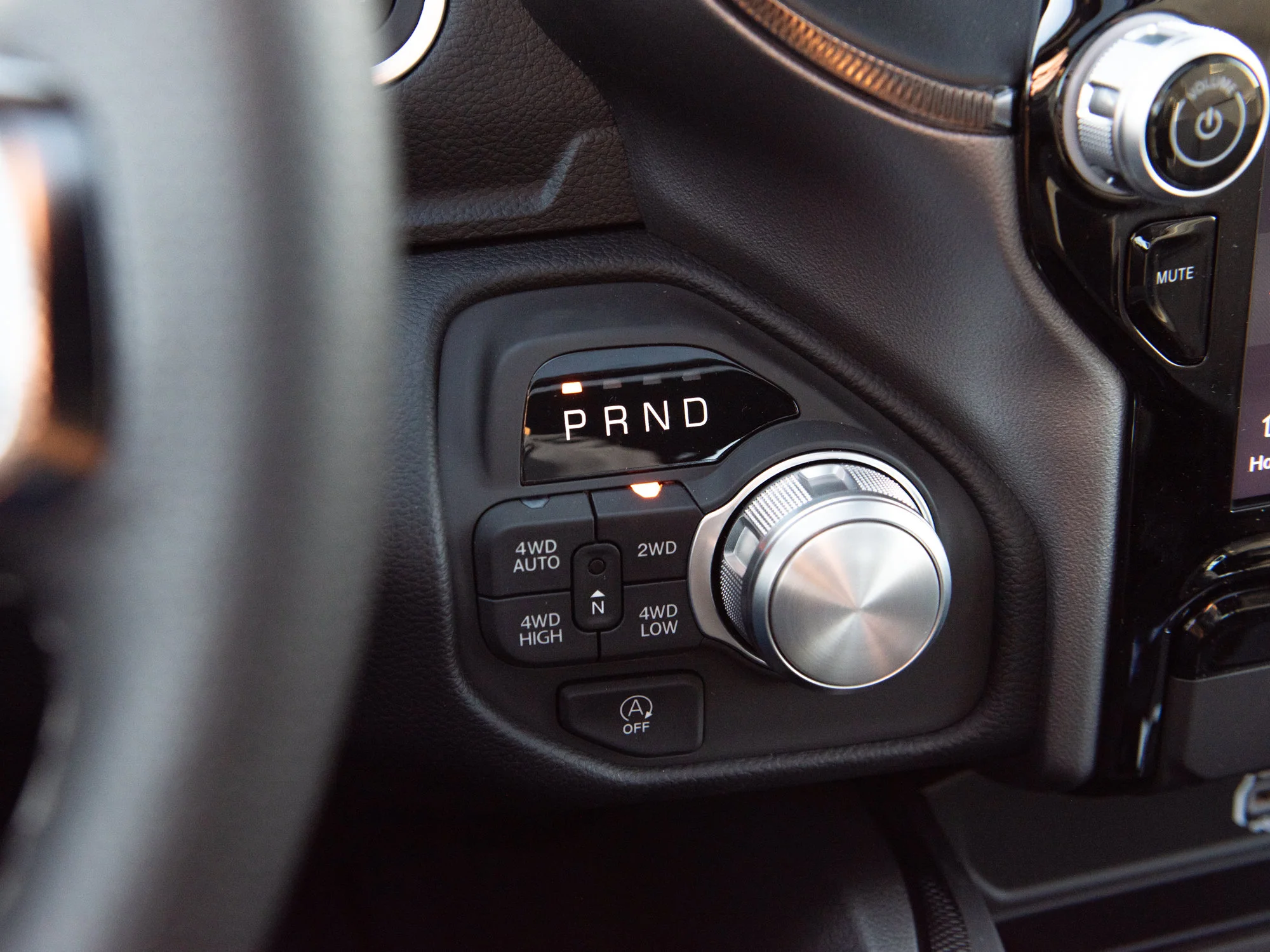 Used 2026 White RAM Sport* Crew Cab 4x4, Twin-Turbo, Pano Sunroof, Nav, 12 Inch Screen image 11