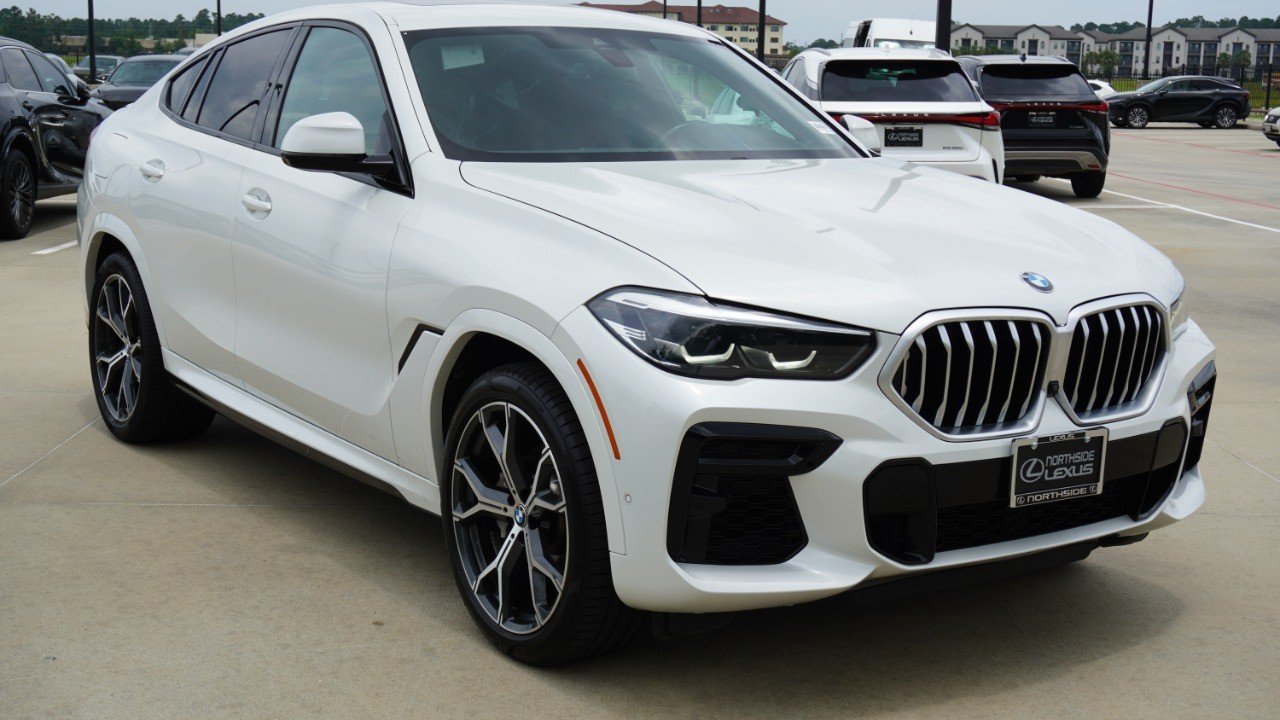 Used 2022 White BMW xDrive40i image 3