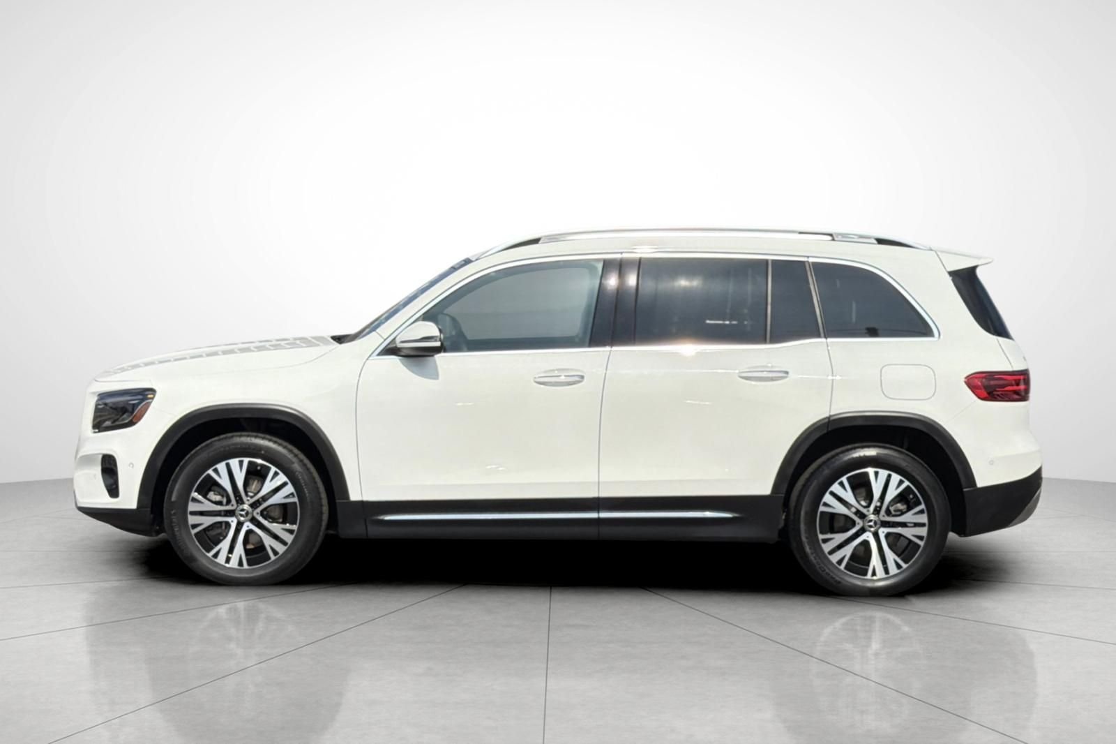 Used 2024 White Mercedes-Benz GLB 250 image 29