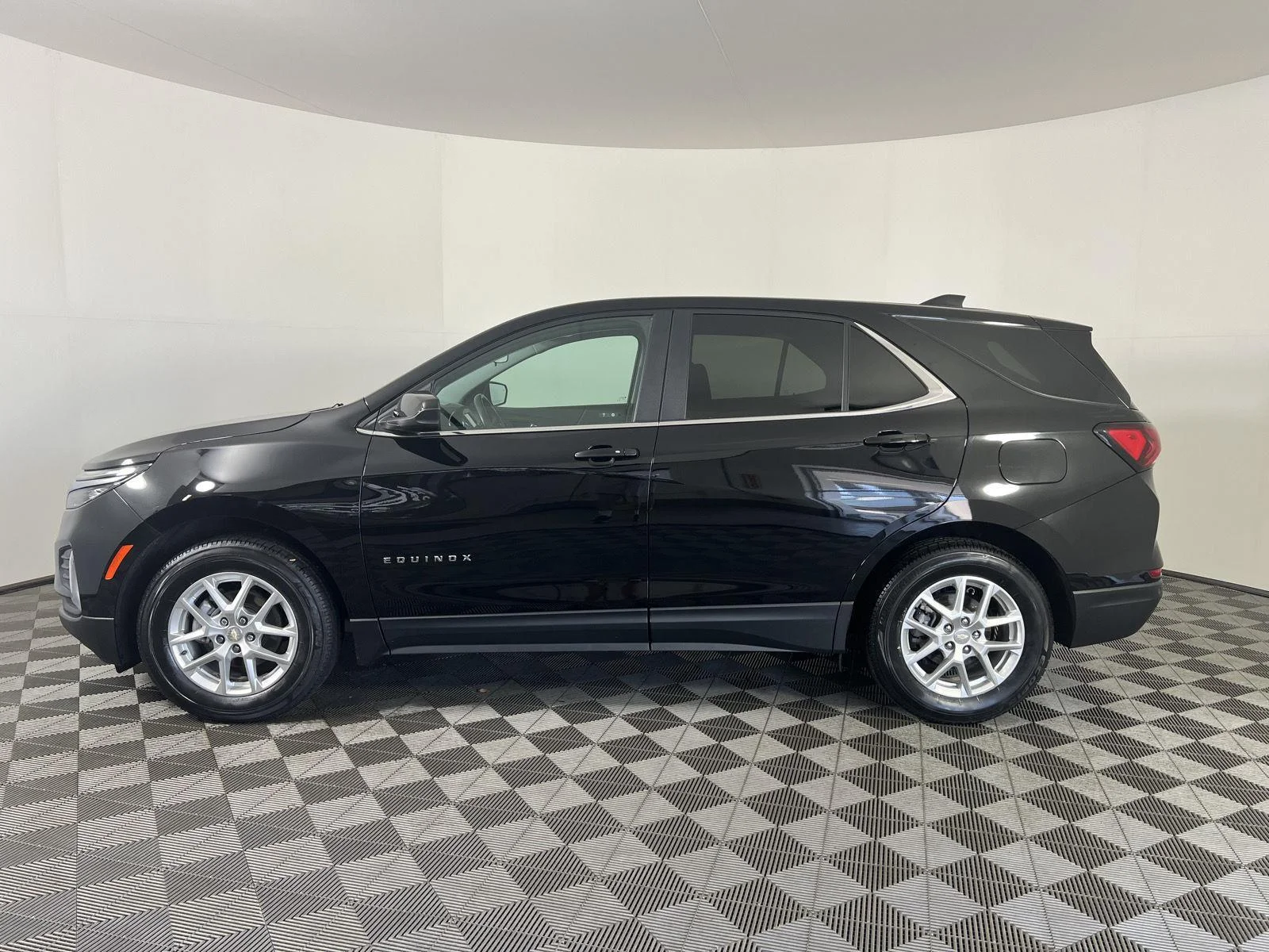 Used 2024 Black Metallic Chevrolet LT image 27