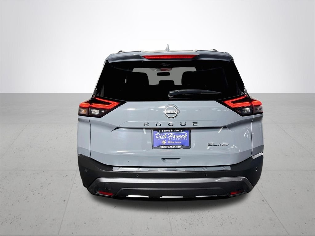 Used 2023 Gray Nissan SL image 7