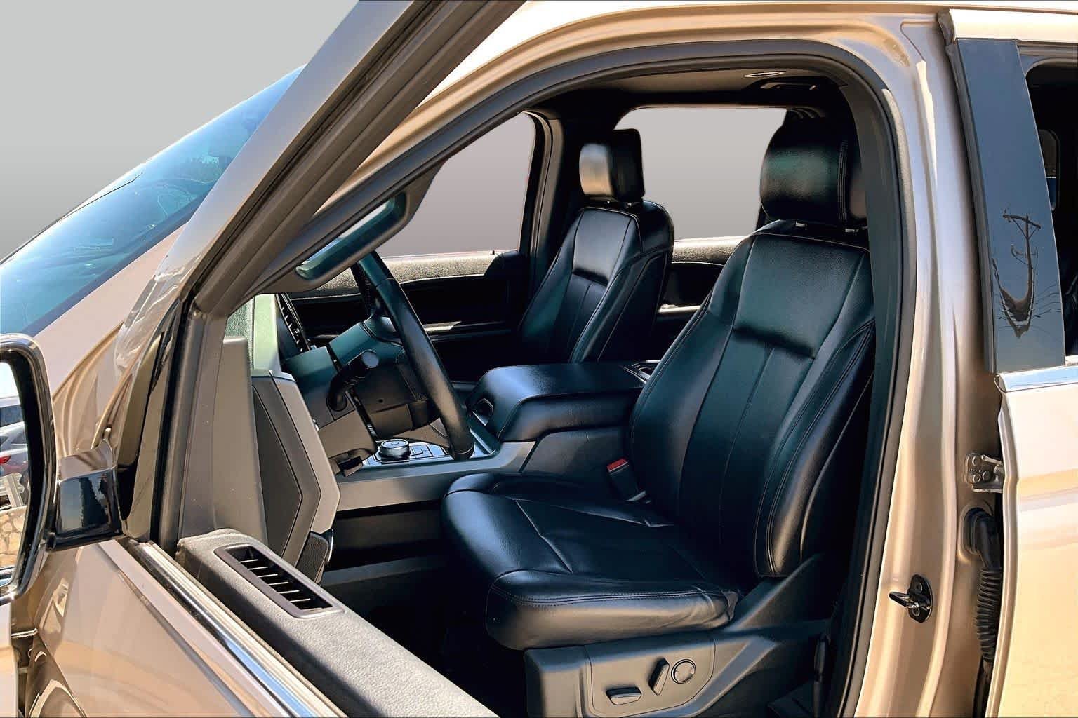 Used 2020 Desert Gold Ford XLT image 8