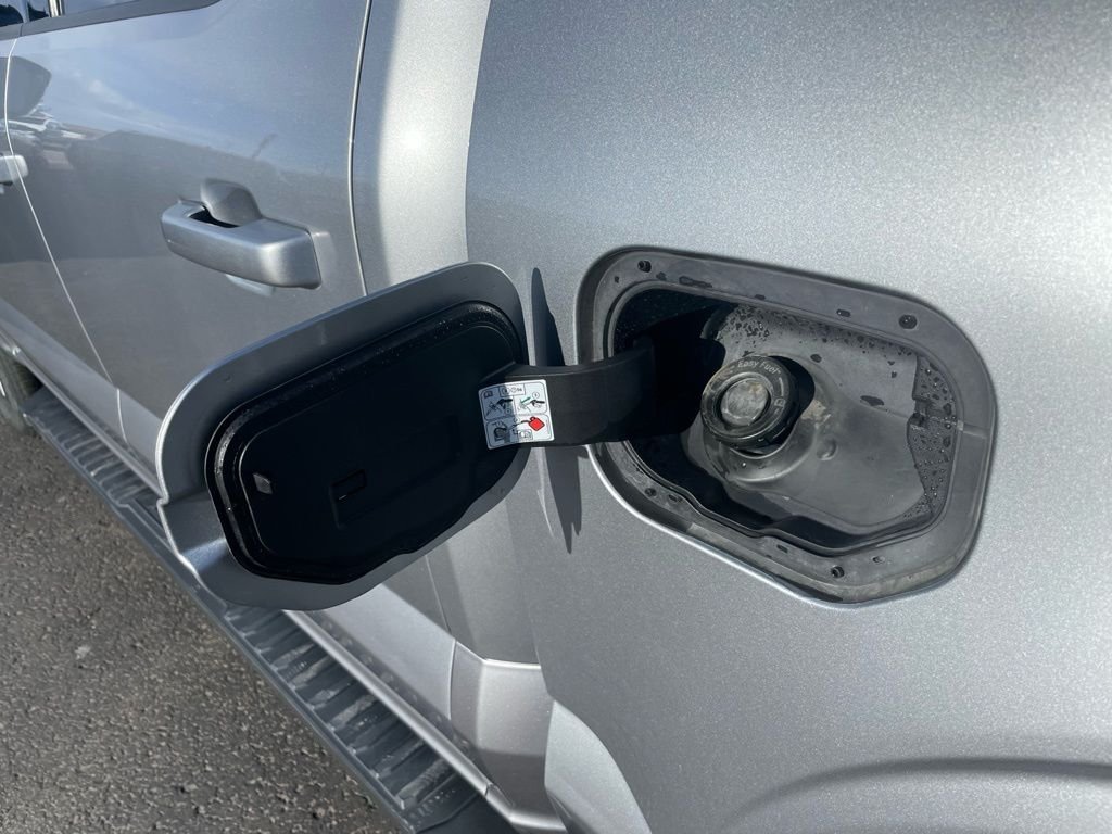 Used 2022 Silver Ford Lariat image 63