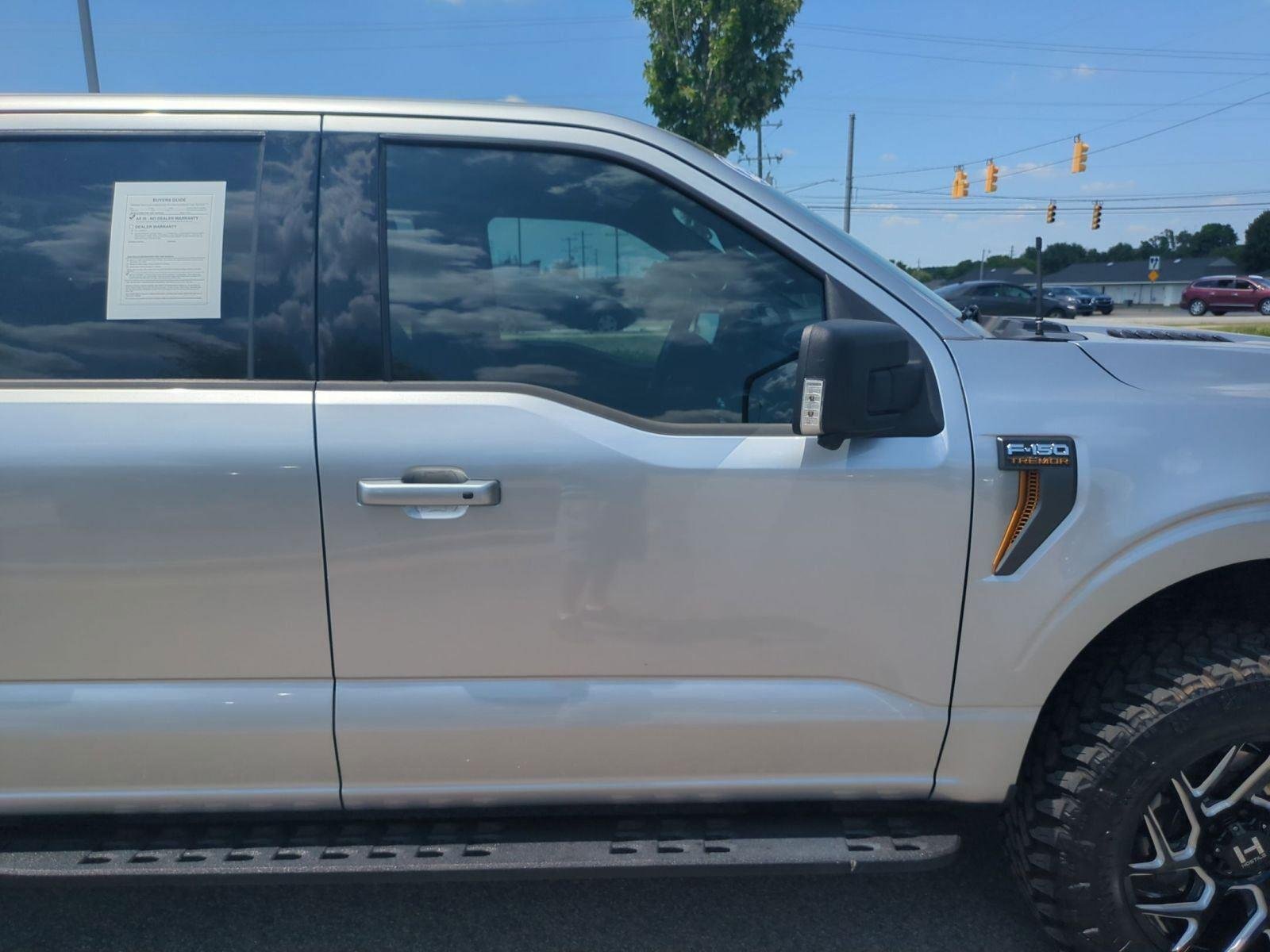 Used 2023 Iconic Silver Metallic Ford Tremor image 17