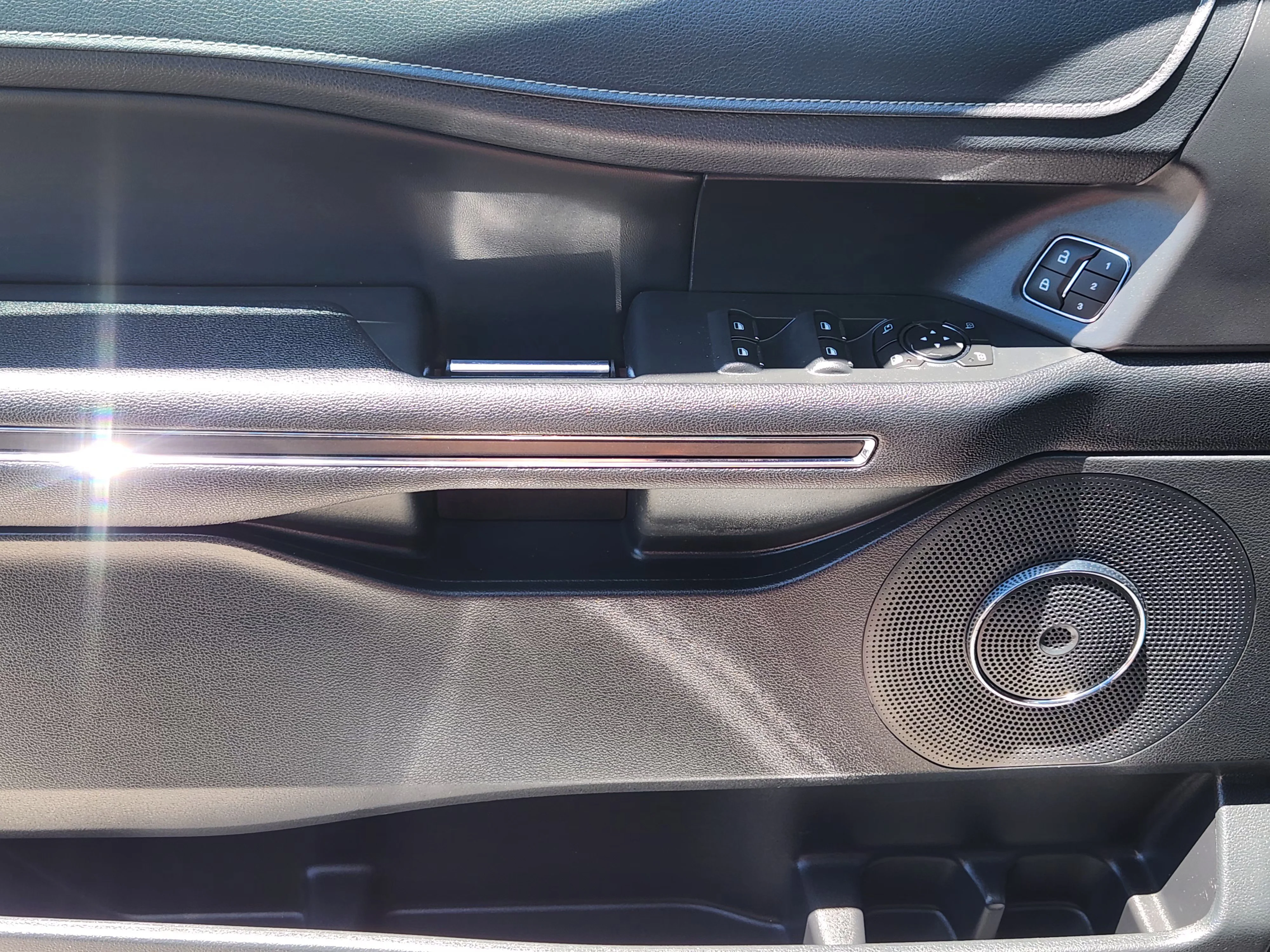 Used 2022 Silver Ford XLT image 23