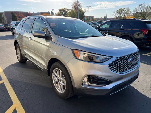 Used 2024 Silver Ford SEL image 1