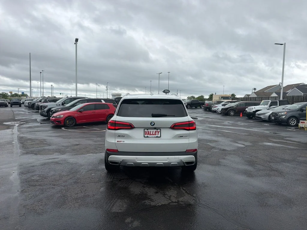 Certified Used 2019 Mineral White Metallic BMW xDrive40i image 7