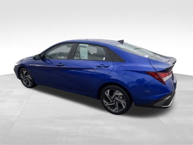 Used 2025 Blue Hyundai SEL Sport image 6