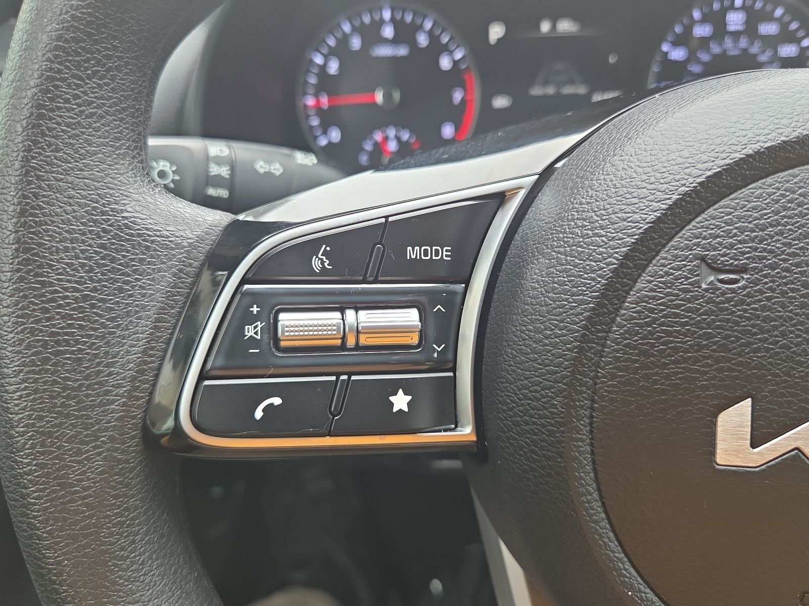 Used 2024 Black Kia LXS image 26