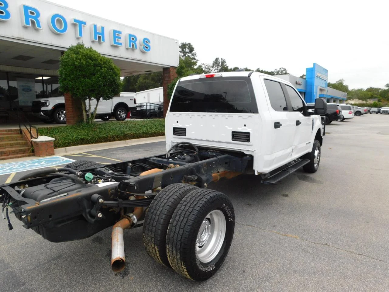 Used 2022 White Ford XL 4WD Crew Cab 179 in WB 60 in CA image 8