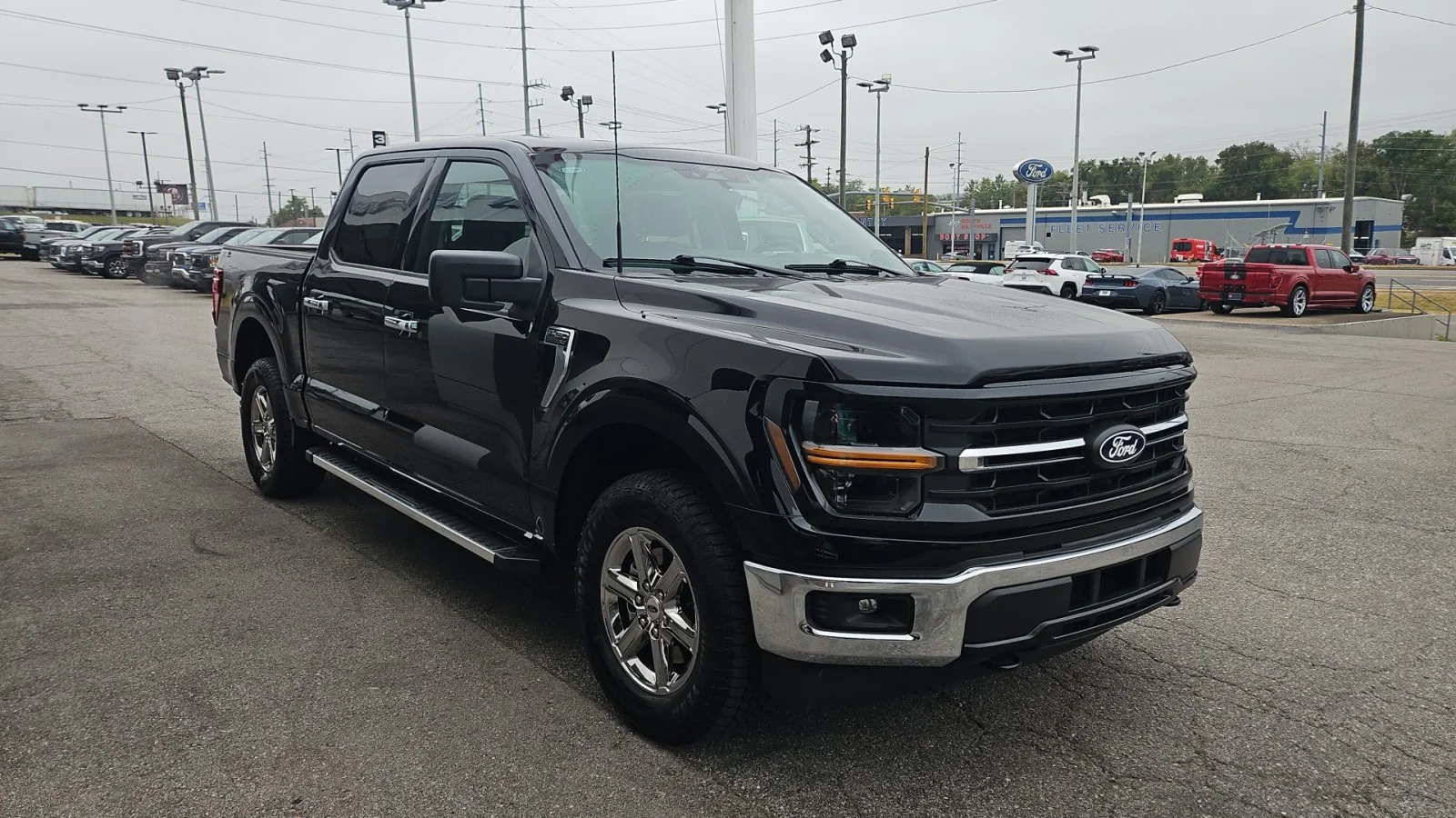 Used 2025 Agate Black Metallic Ford XLT 4WD image 6