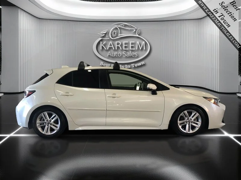 Used 2020 Blizzard Pearl Toyota SE image 4