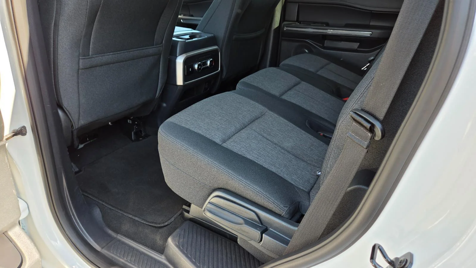 Used 2024 Oxford White Ford XLT image 44