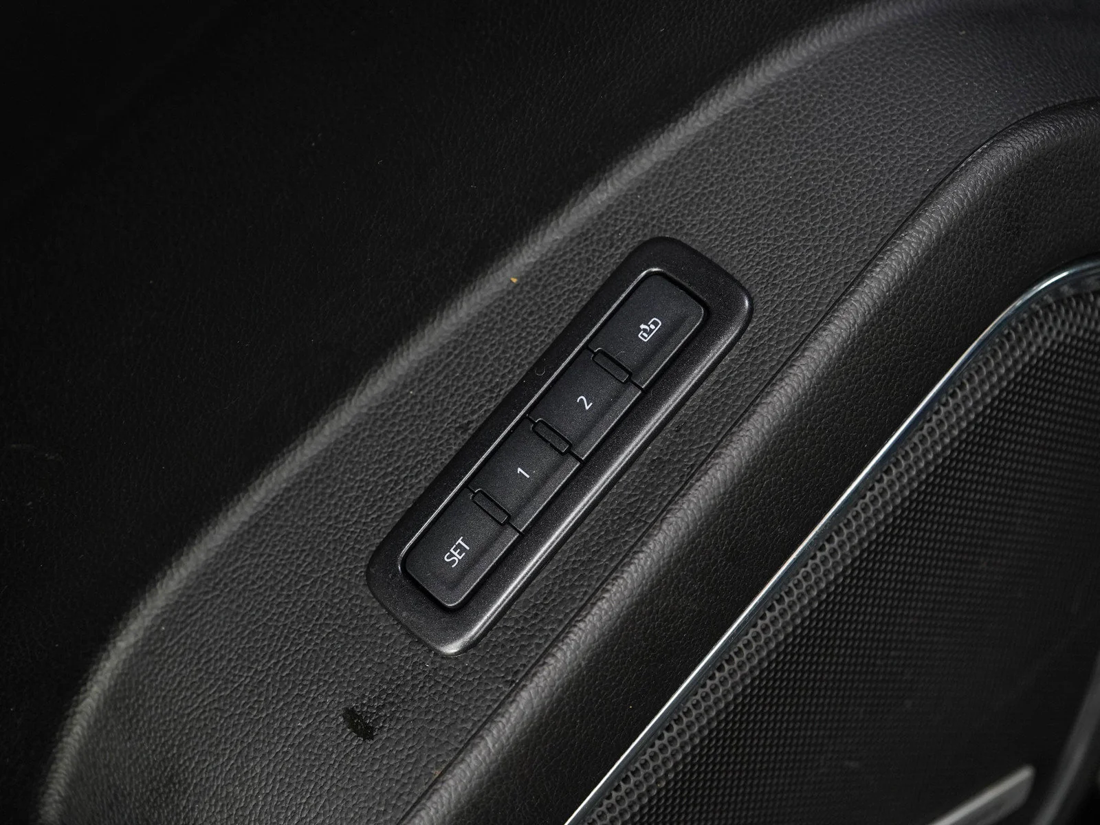 Used 2019 Onyx Black GMC SLT image 26