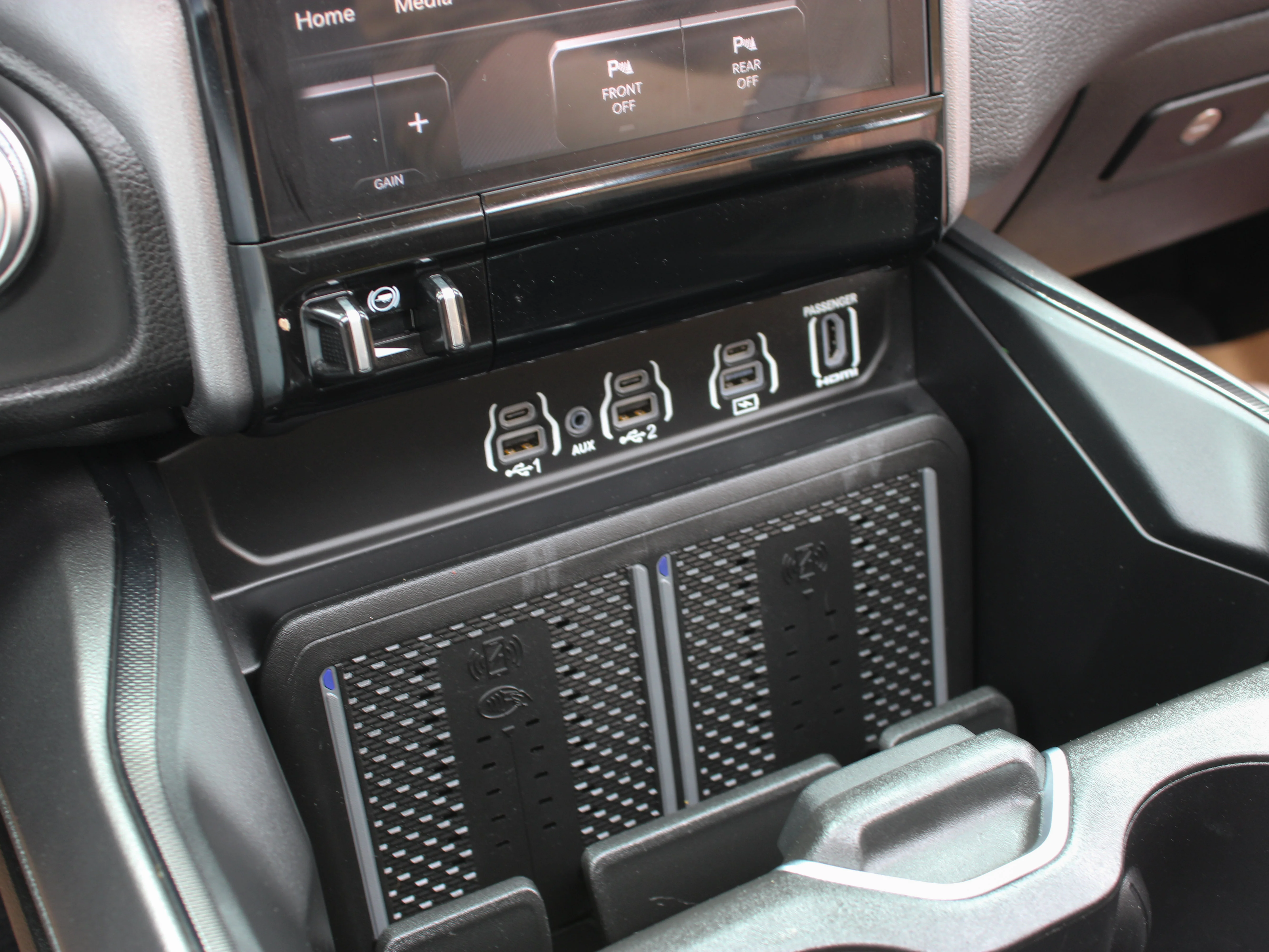 Used 2025 White RAM Sport* | Heated/Ventilated Front Seats | Heated Rear Seats | Panoramic Sunroof | image 29