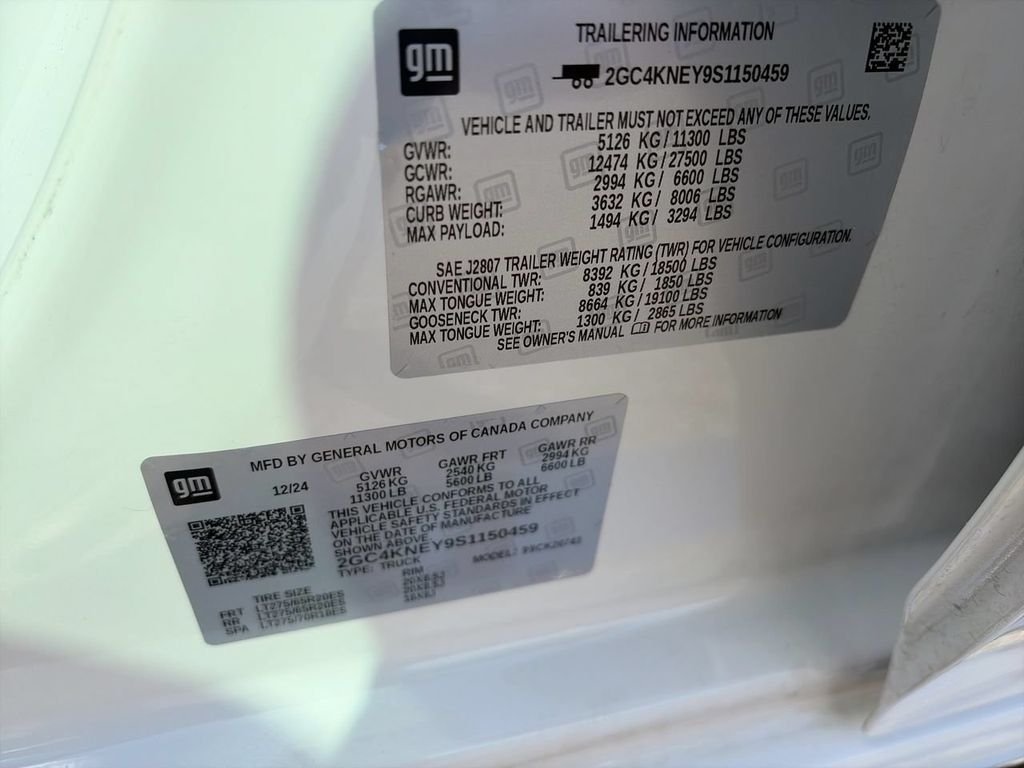 Used 2025 White Chevrolet LT image 28