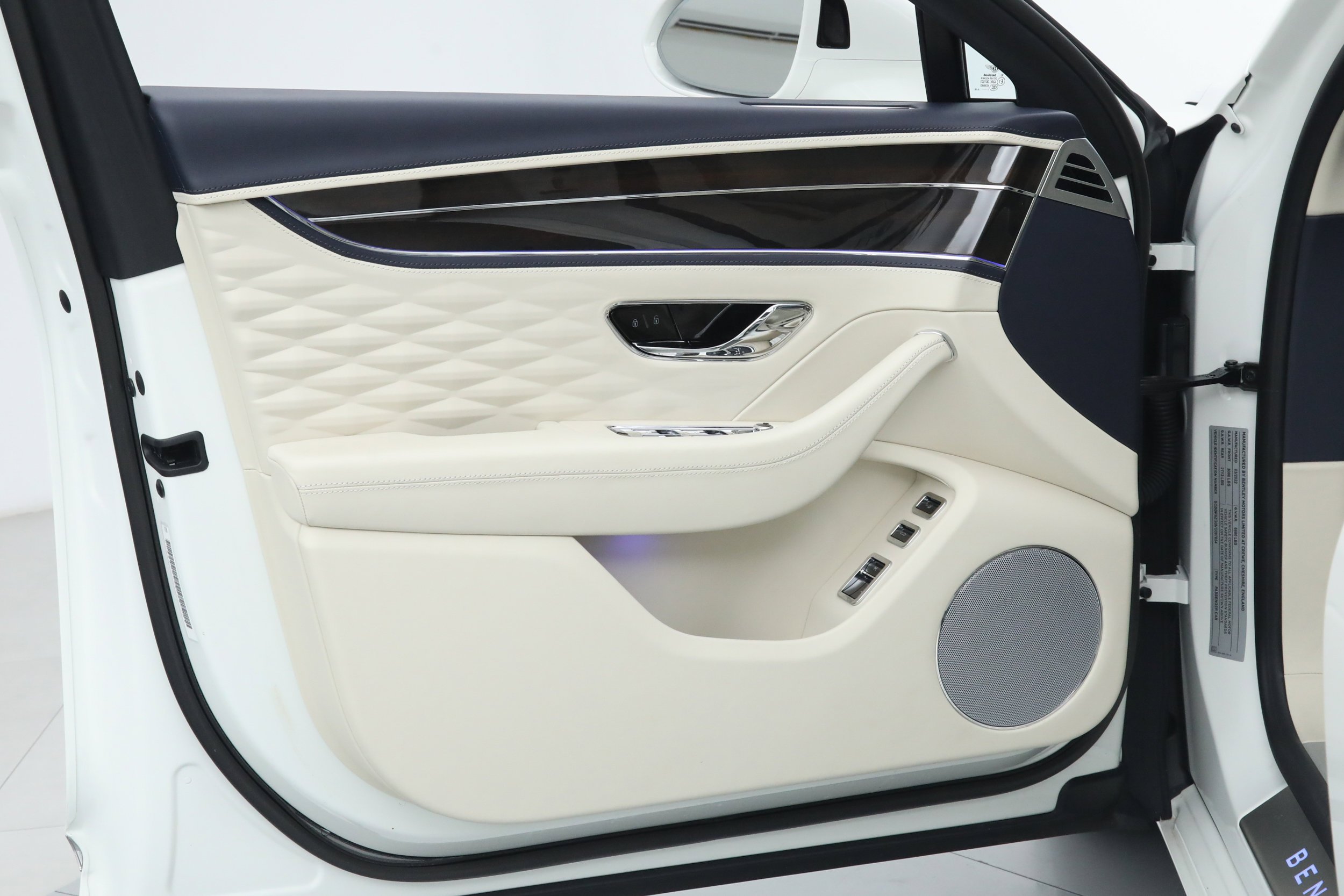 Used 2022 White Bentley  image 22
