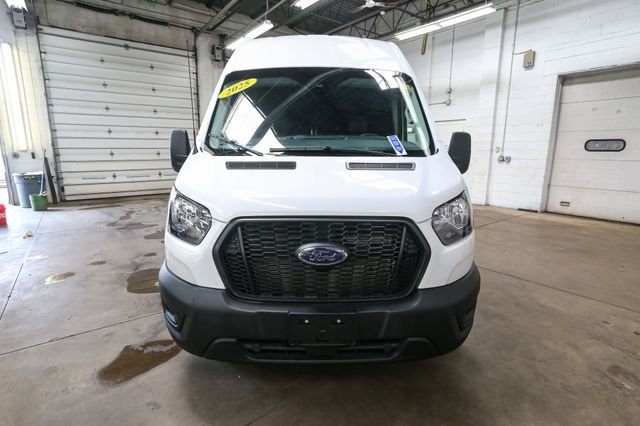Used 2025  Ford Base image 4