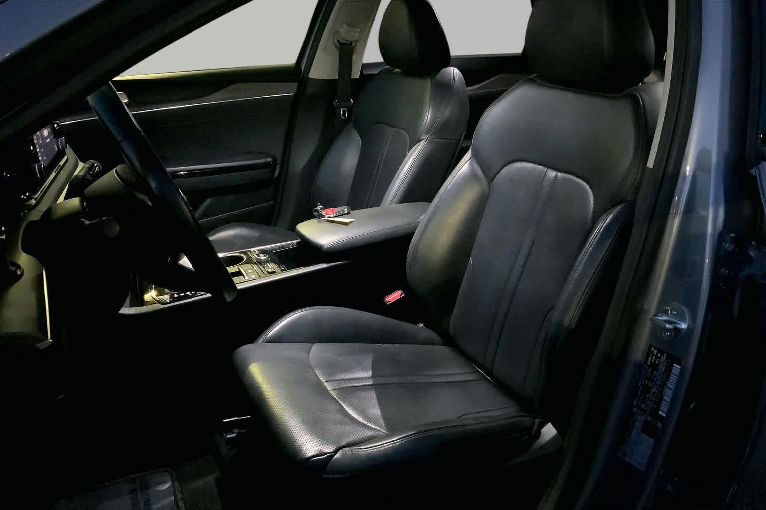 Used 2021 Everlasting Silver Kia EX image 7