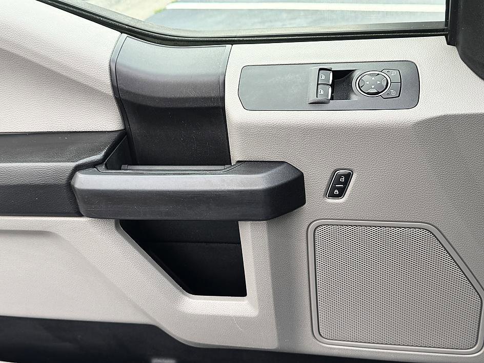 Used 2016 Magnetic Ford XL image 9