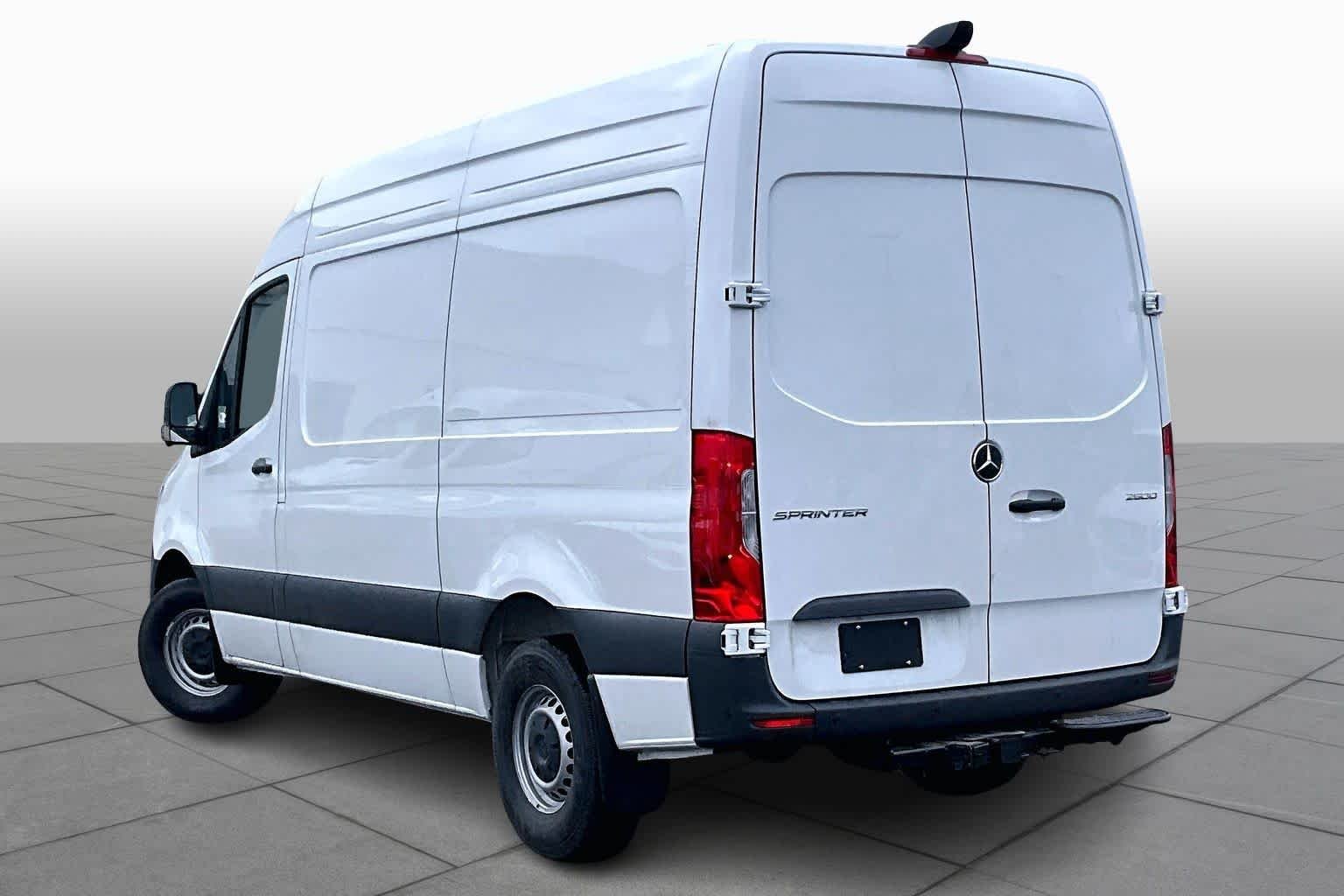 New 2026 Arctic White Mercedes-Benz  image 4