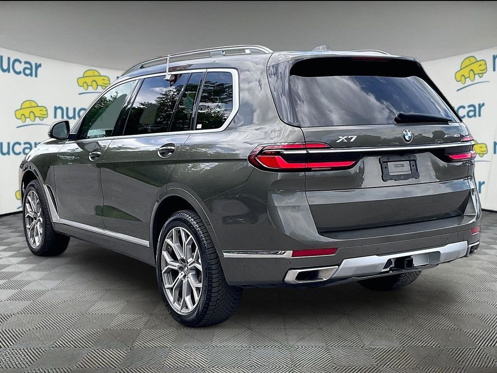 Used 2024 Green BMW xDrive40i image 4
