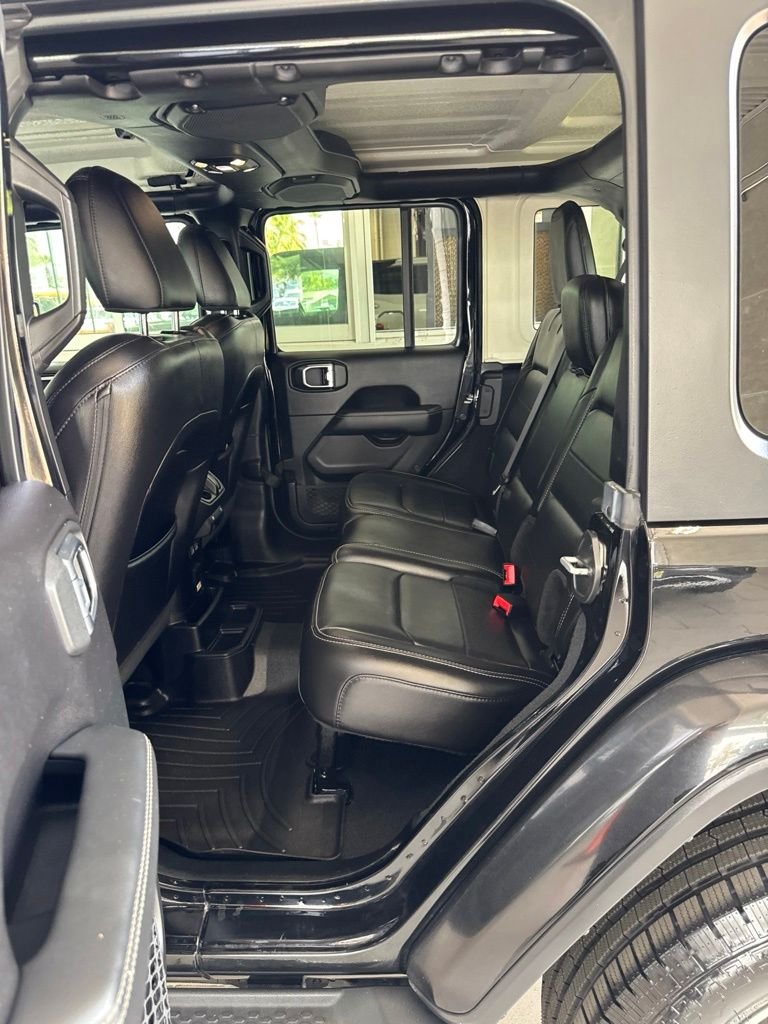 Used 2019 Black Jeep Unlimited Sahara image 9