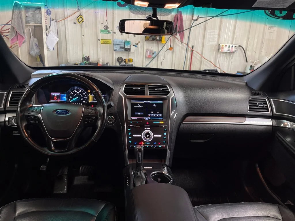Used 2016 Black Ford Limited image 18