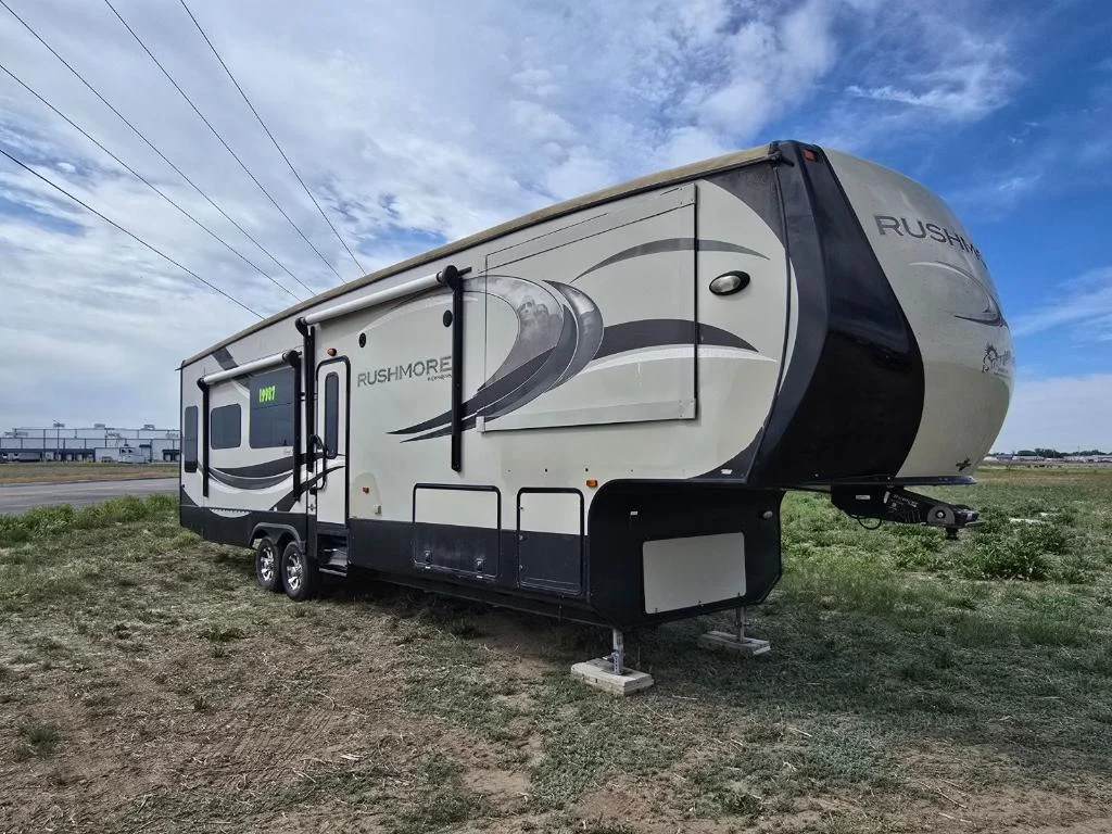 Used 2013 Tan Crossroads  image 1