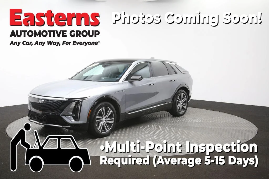 Used 2024 Silver Cadillac Luxury image 57