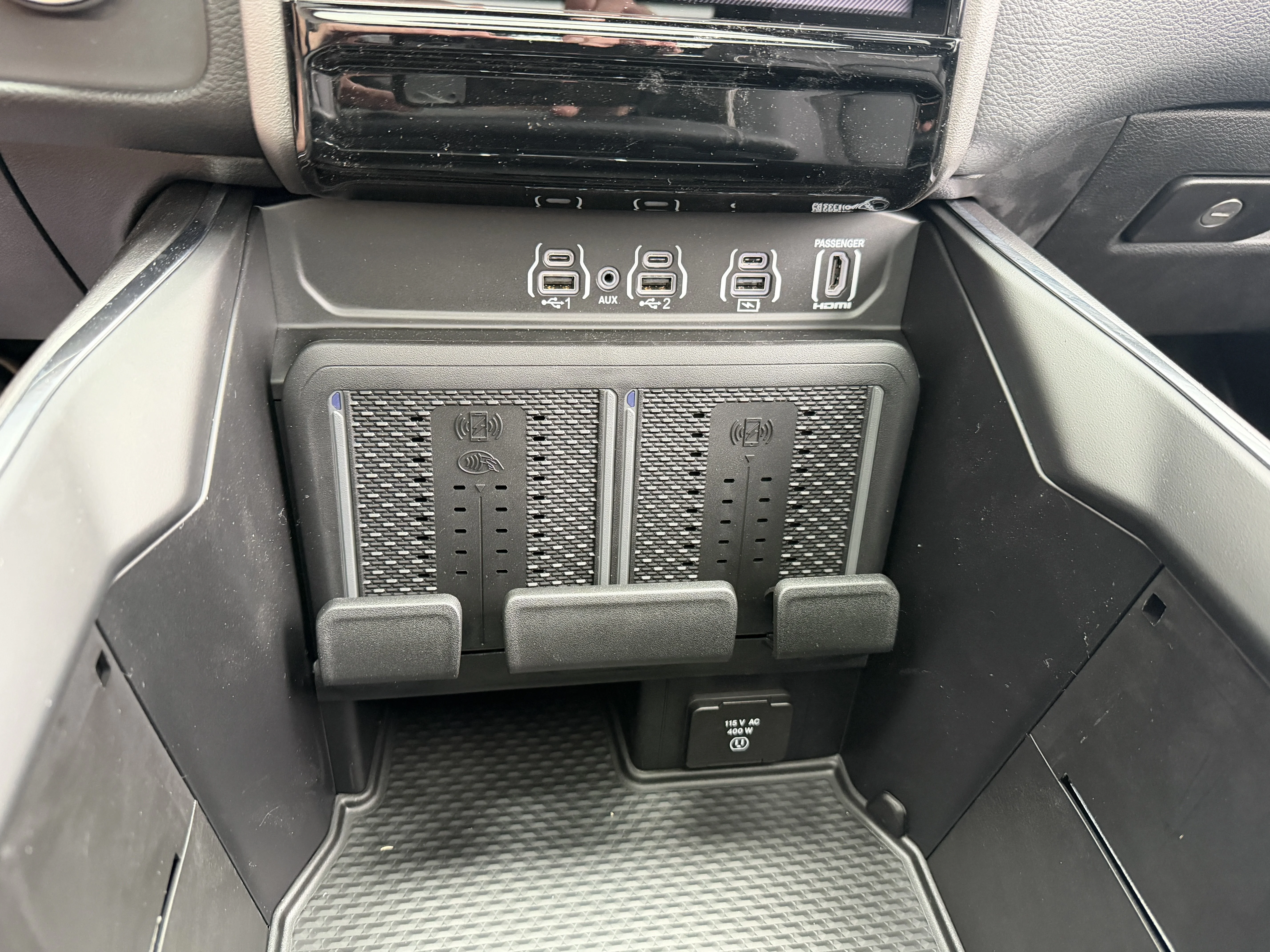 New 2026 Bright White Clear-Coat Exterior Paint RAM Laramie image 50