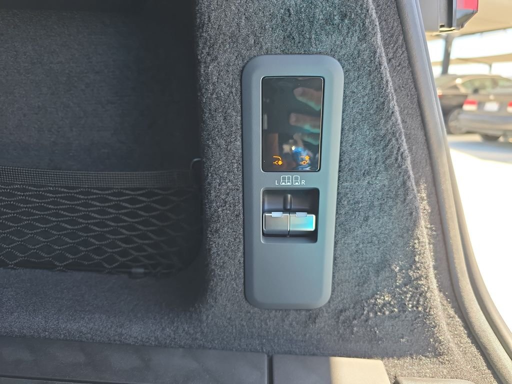 New 2026 Carpathian Grey Land Rover Dynamic SE image 14