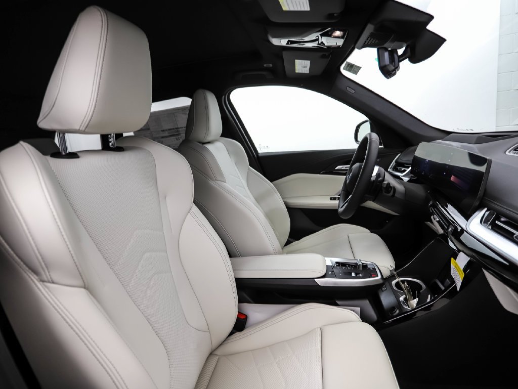 New 2027 Silver Metallic BMW xDrive28i image 31