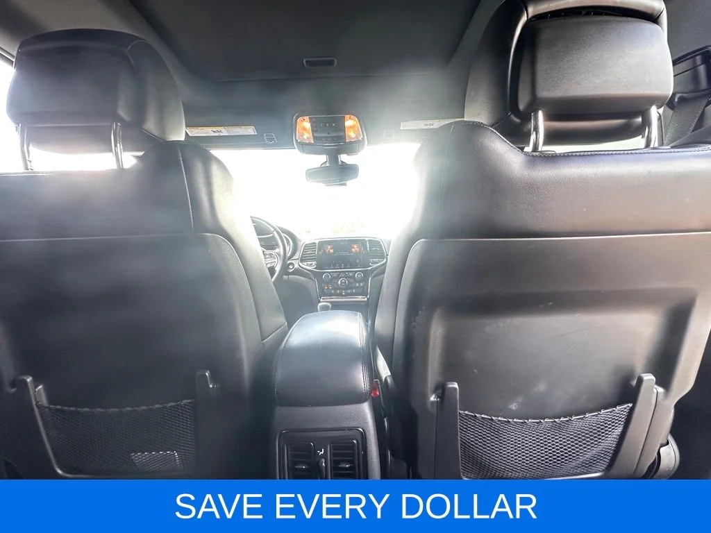 Used 2019 White Jeep Altitude image 19