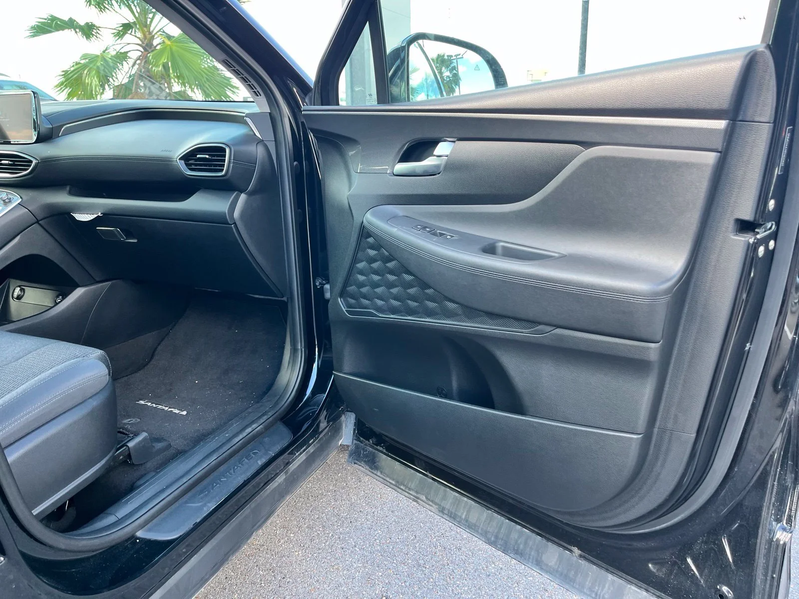 Used 2023 Black Hyundai SEL image 21