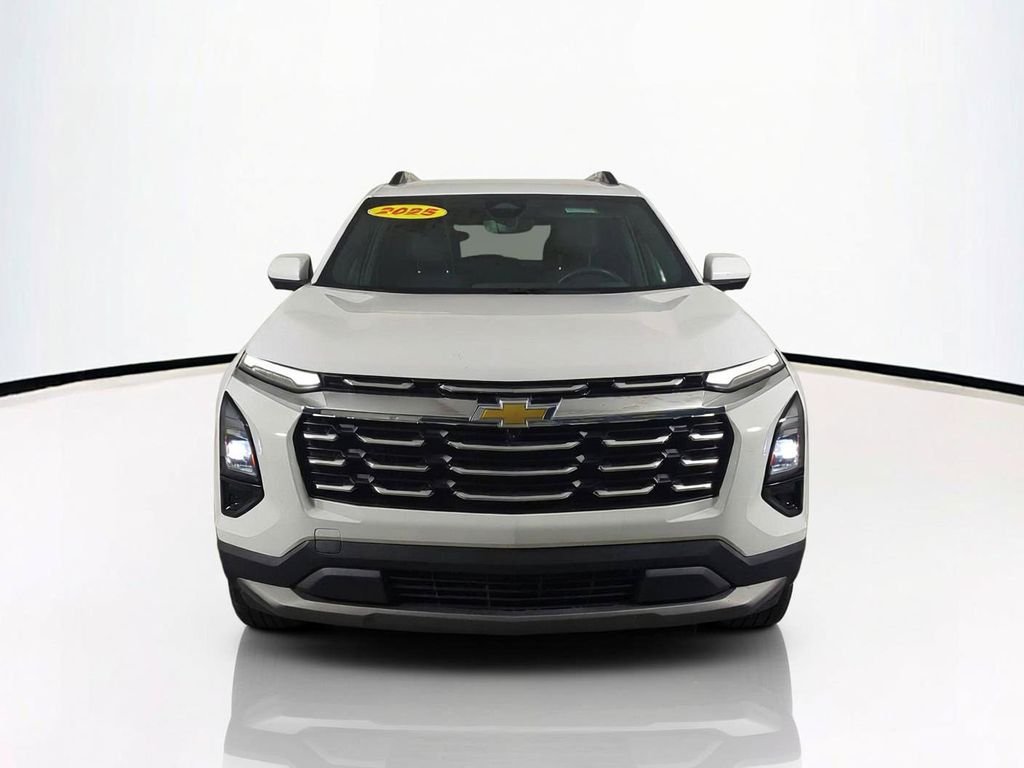 Used 2025 White Chevrolet LT image 3