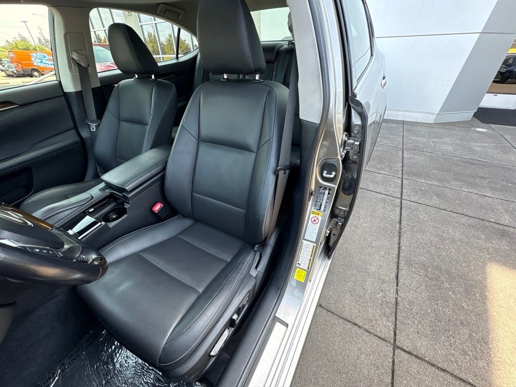 Used 2015 Silver Lexus 350 image 12