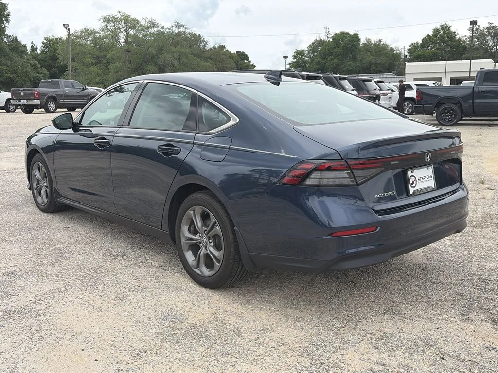 Used 2024  Honda EX image 4