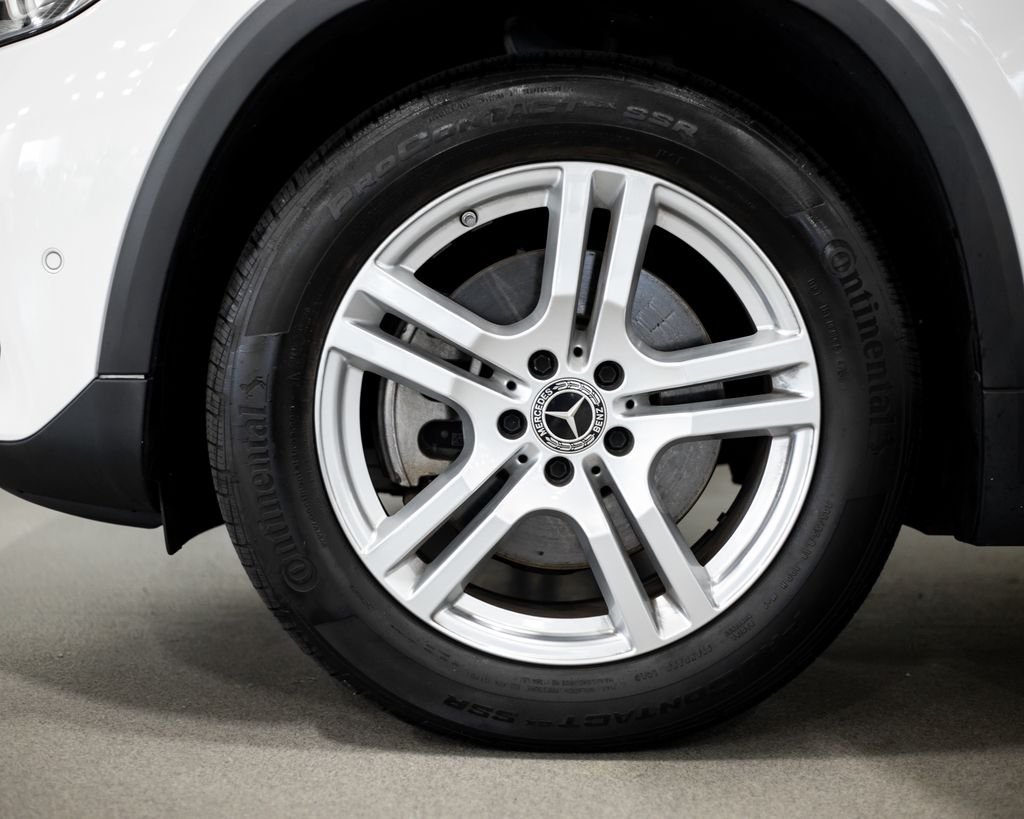 Certified Used 2022  Mercedes-Benz GLA 250 image 4