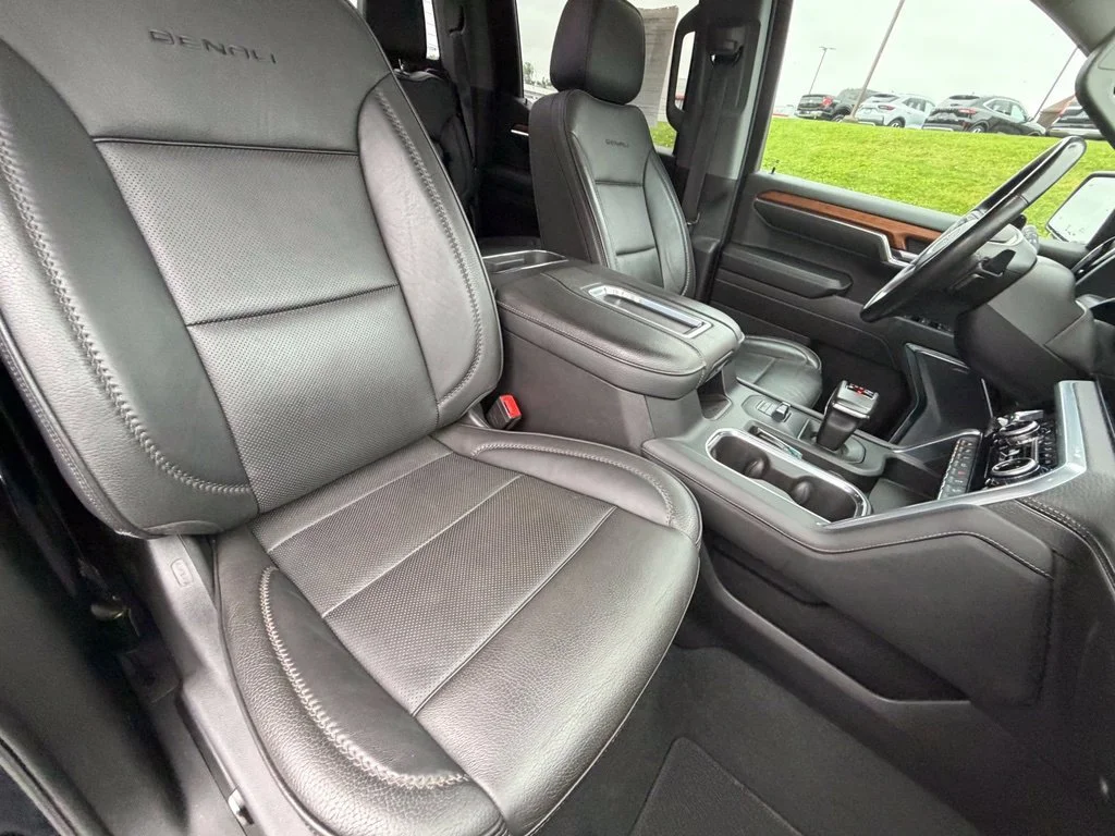 Used 2022 ONYX BLACK GMC Denali image 39