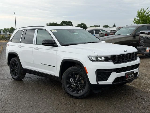 New 2026 Bright White Clearcoat Jeep Altitude image 2